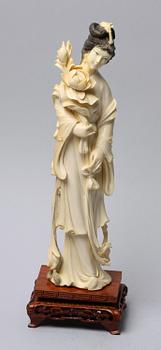 FIGURIN, elfenben, Kina, 1900-talets första hälft.