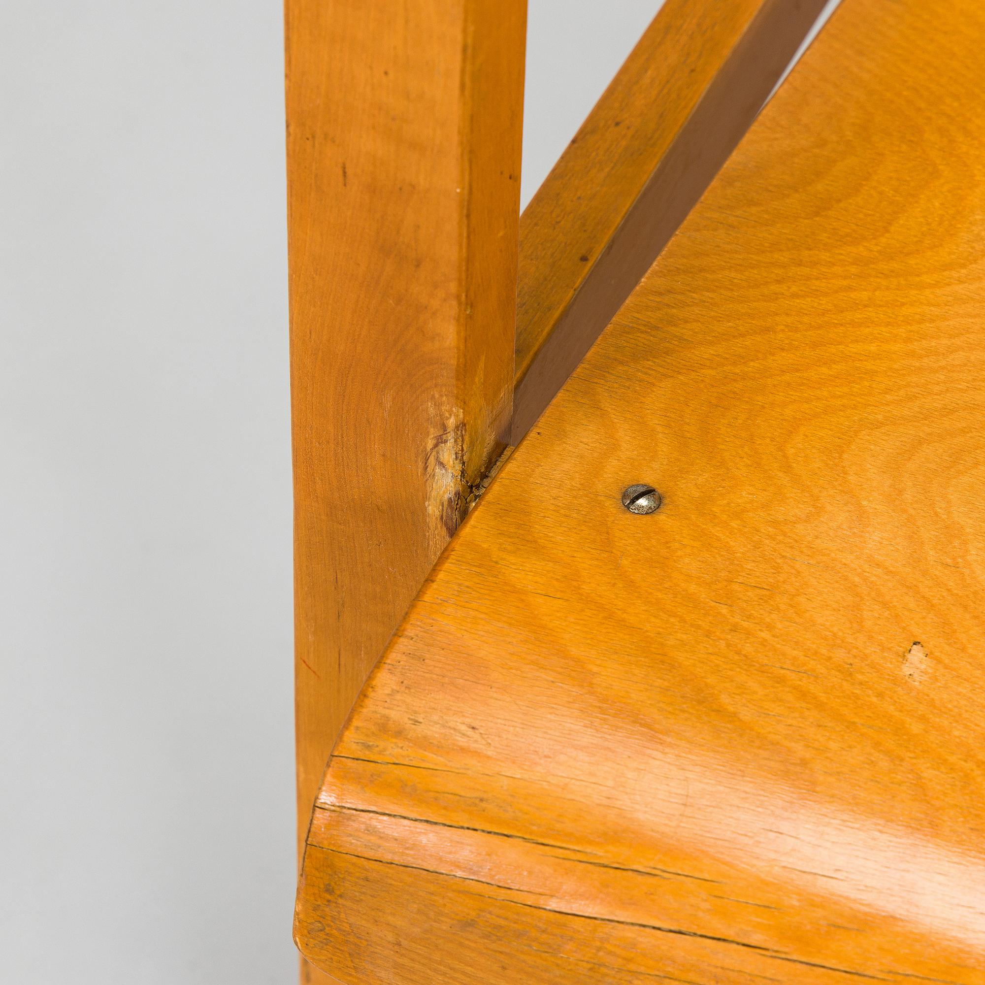 Alvar Aalto, karmstol, modell 51, för OY Huonekalu- ja Rakennustyötehdas A.B. Finland 1930-tal.
