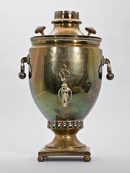 SAMOVAR, mässing, Ryssland omkring sekelskiftet 1900.