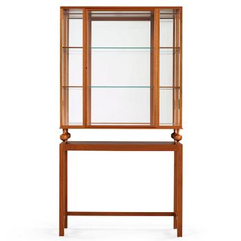 364. Josef Frank, a mahogany showcase cabinet, Svenskt Tenn, model 2077.