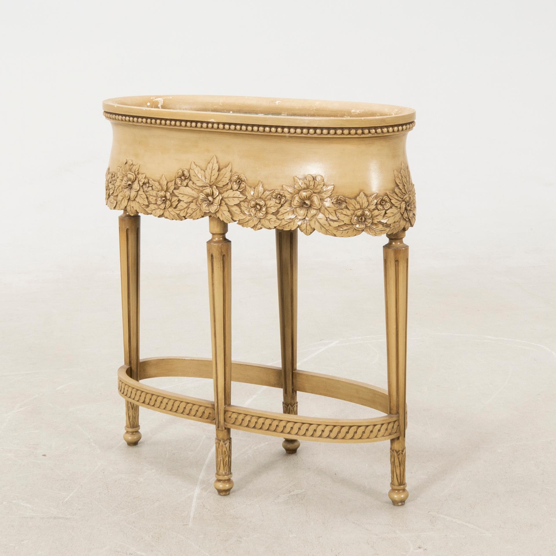 Flower box, first half of the 20th century.