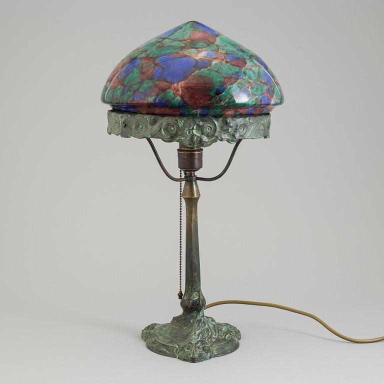 ALICE NORDIN, attributed to. An Art Nouveau bronze table light frpm Böhlmarks, early 20th Century.