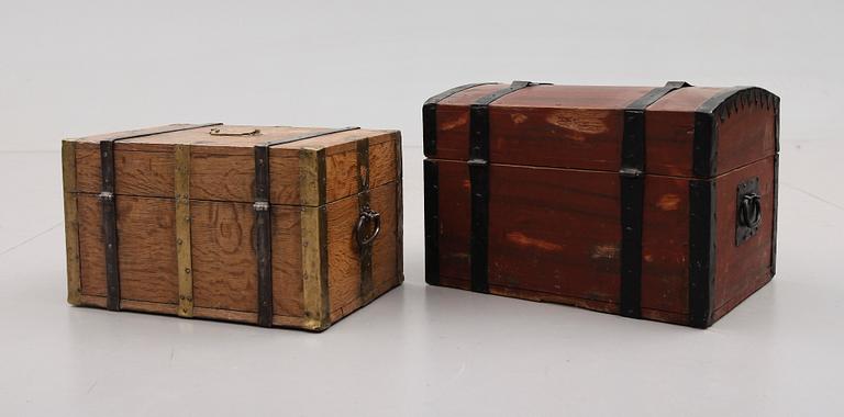 SKRIN, 2 st, trä, omkring år 1900.