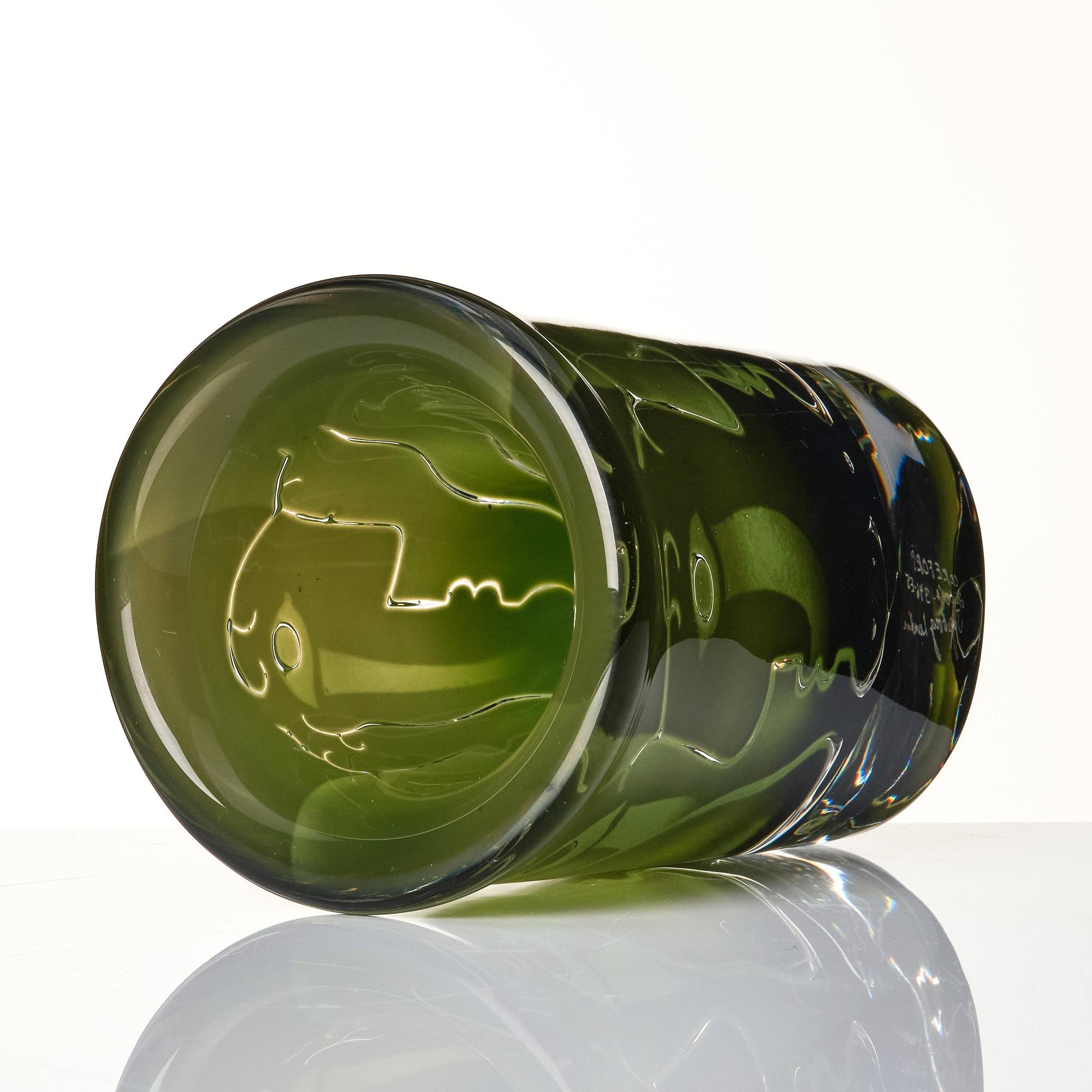 Ingeborg Lundin, an "Ansikten" (Faces) ariel glass vase, Orrefors, Sweden 1975.
