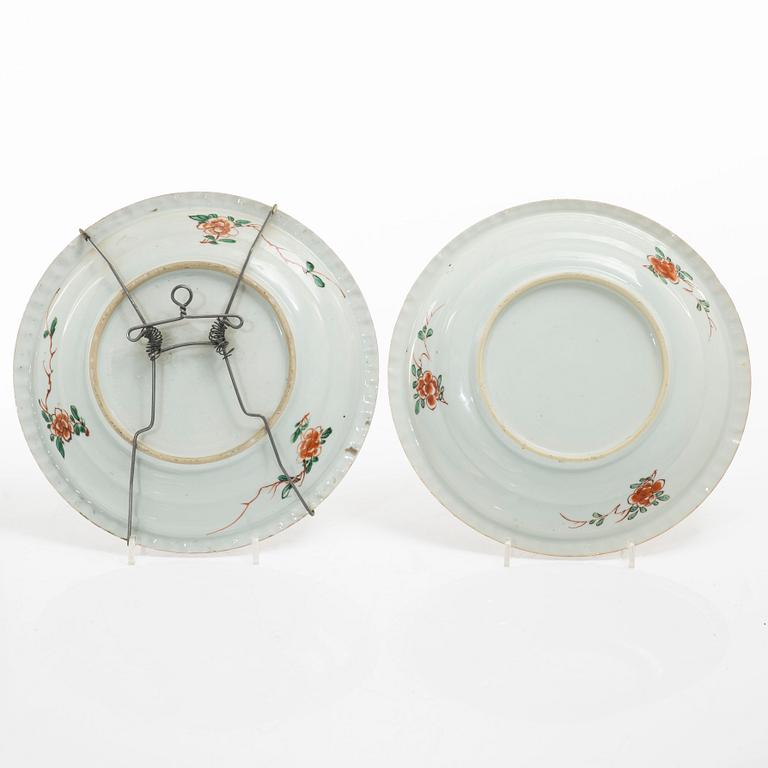 Fat, tre stycken, porslin. Qingdynastin, Kangxi (1662-1723).