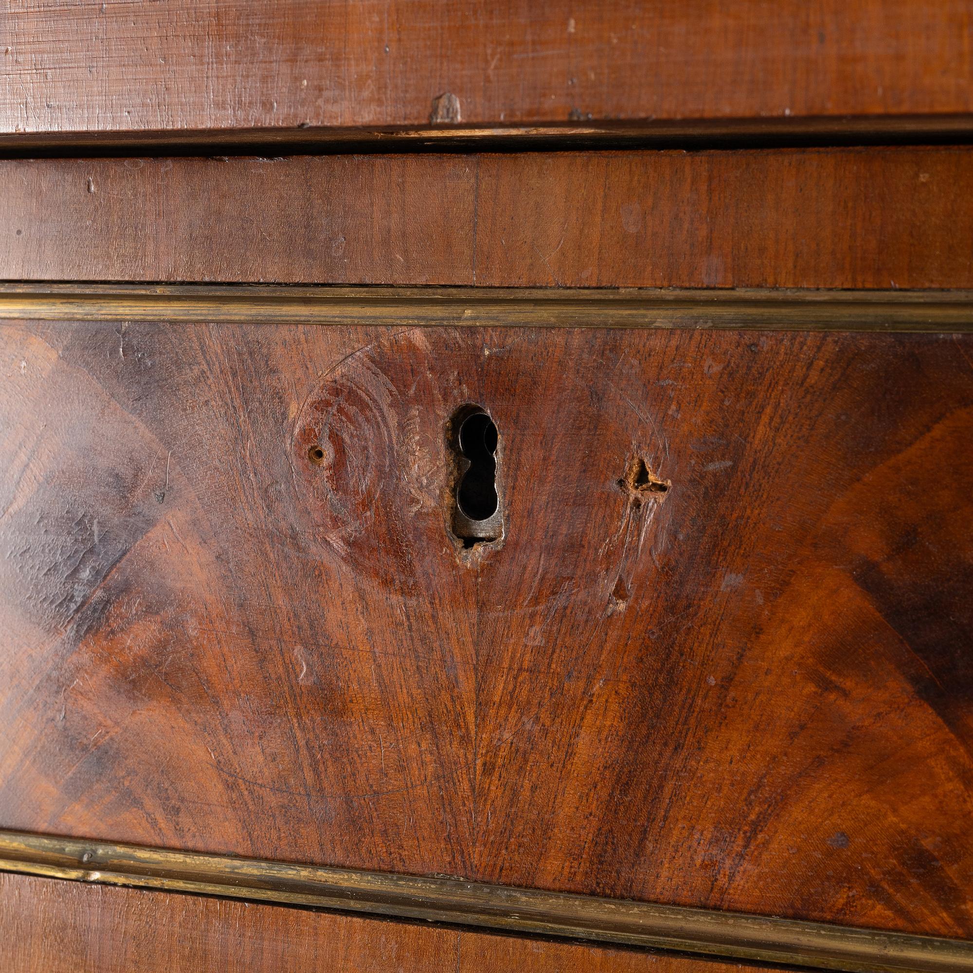 Corner cabinet, Karl Johan, first half of the 19th century.