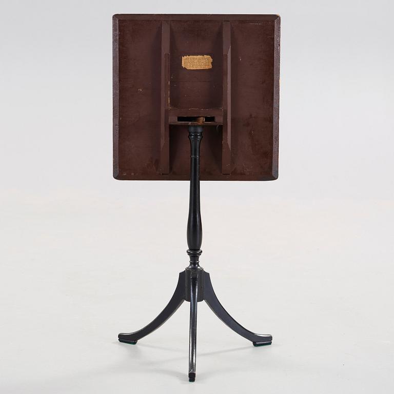 A Swedish tilt top table, from Nils Asplind's workshop, active 1785-1820.