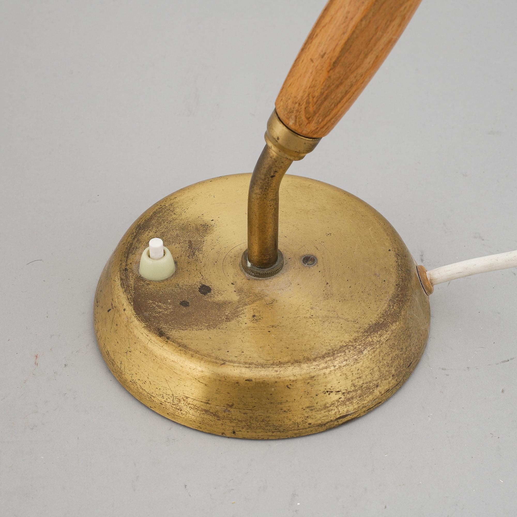 A late 20th Century table light.