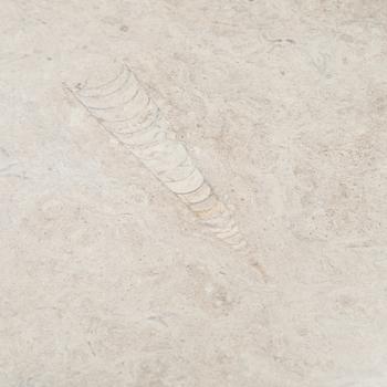 Byrå, gustaviansk stil, 1900-talets början.