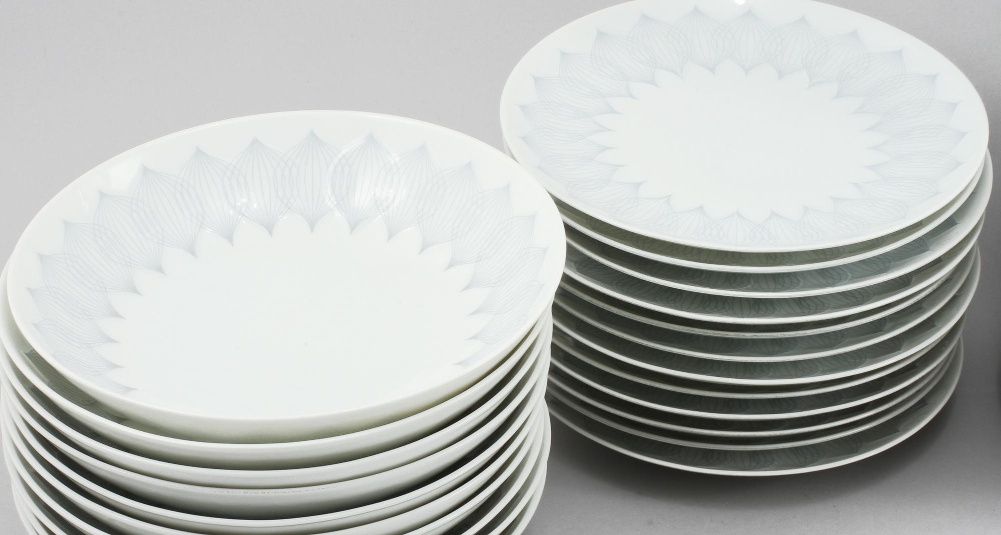 SERVISDELAR, "Lotus", Björn Wiinblad, Rosenthal, 52 delar, 1900-talets andra hälft.