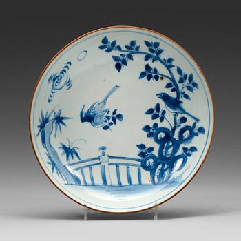 A blue and white transitional dish, 17th Century. With hallmark to base.