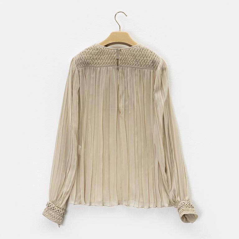 Chloé, a silk top, size 34.