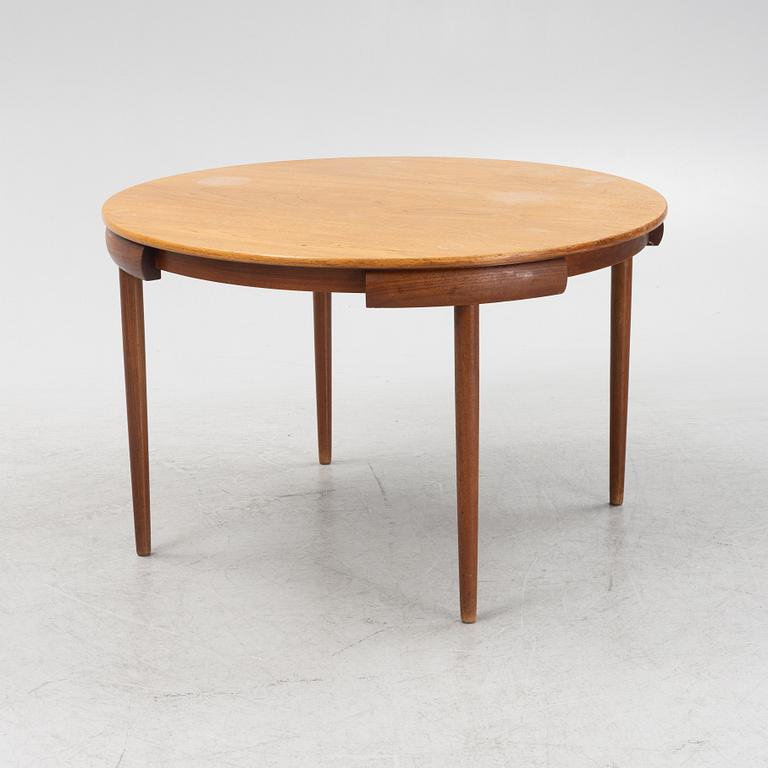 Hans Olsen, a "Roundette" dining table and six chairs, Frem Rölje, Denmark, 1950's/60's.