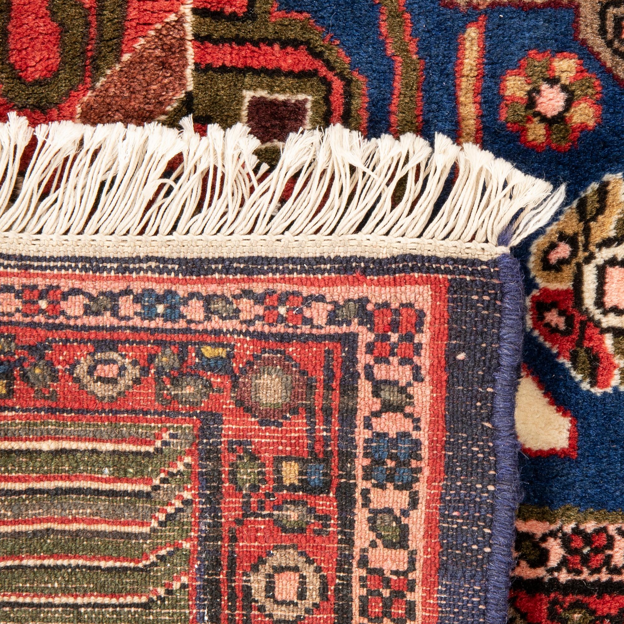 Orientalisk matta old ca 273x207 cm.