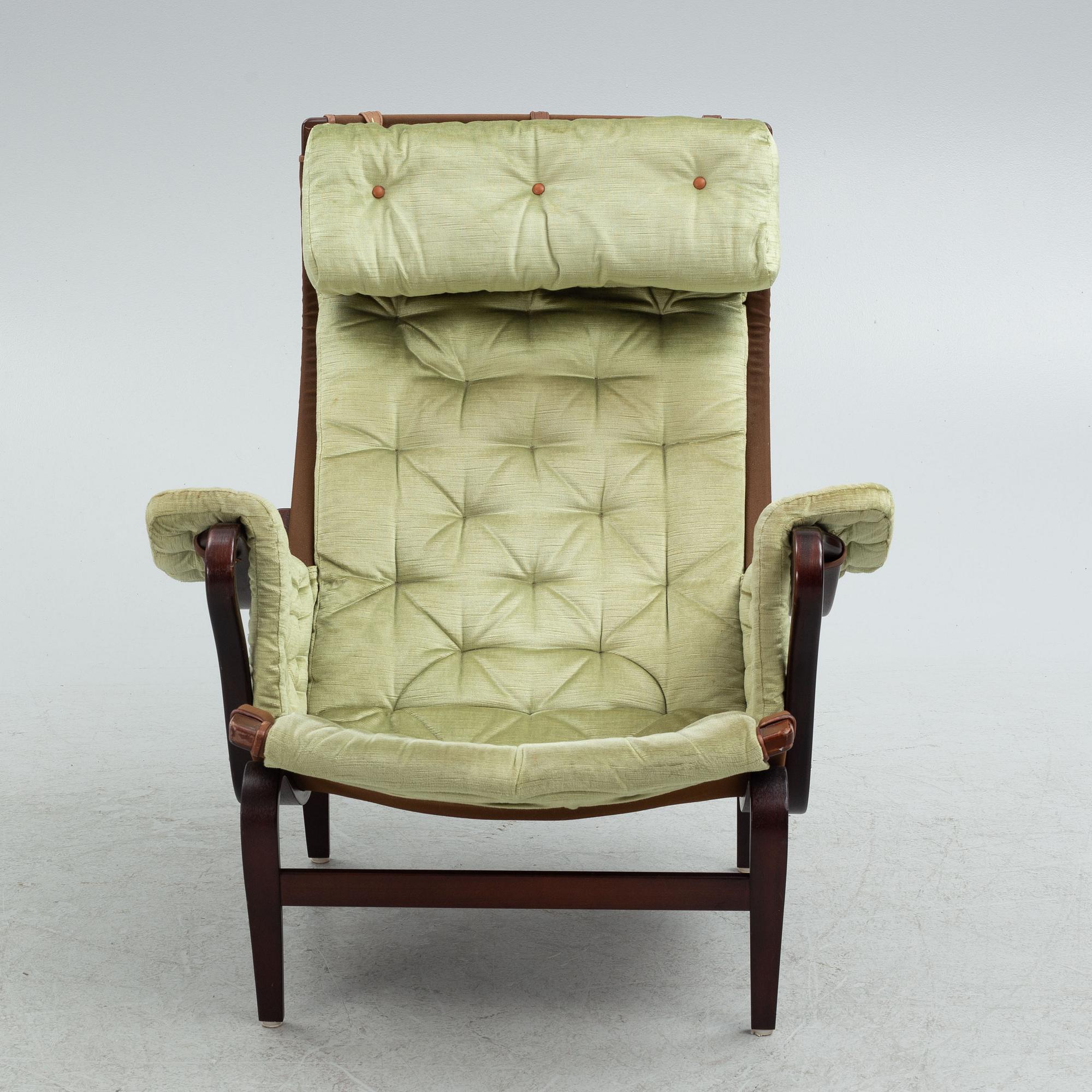 Bruno Mathsson, fåtölj med fotpall, "Pernilla", Dux.