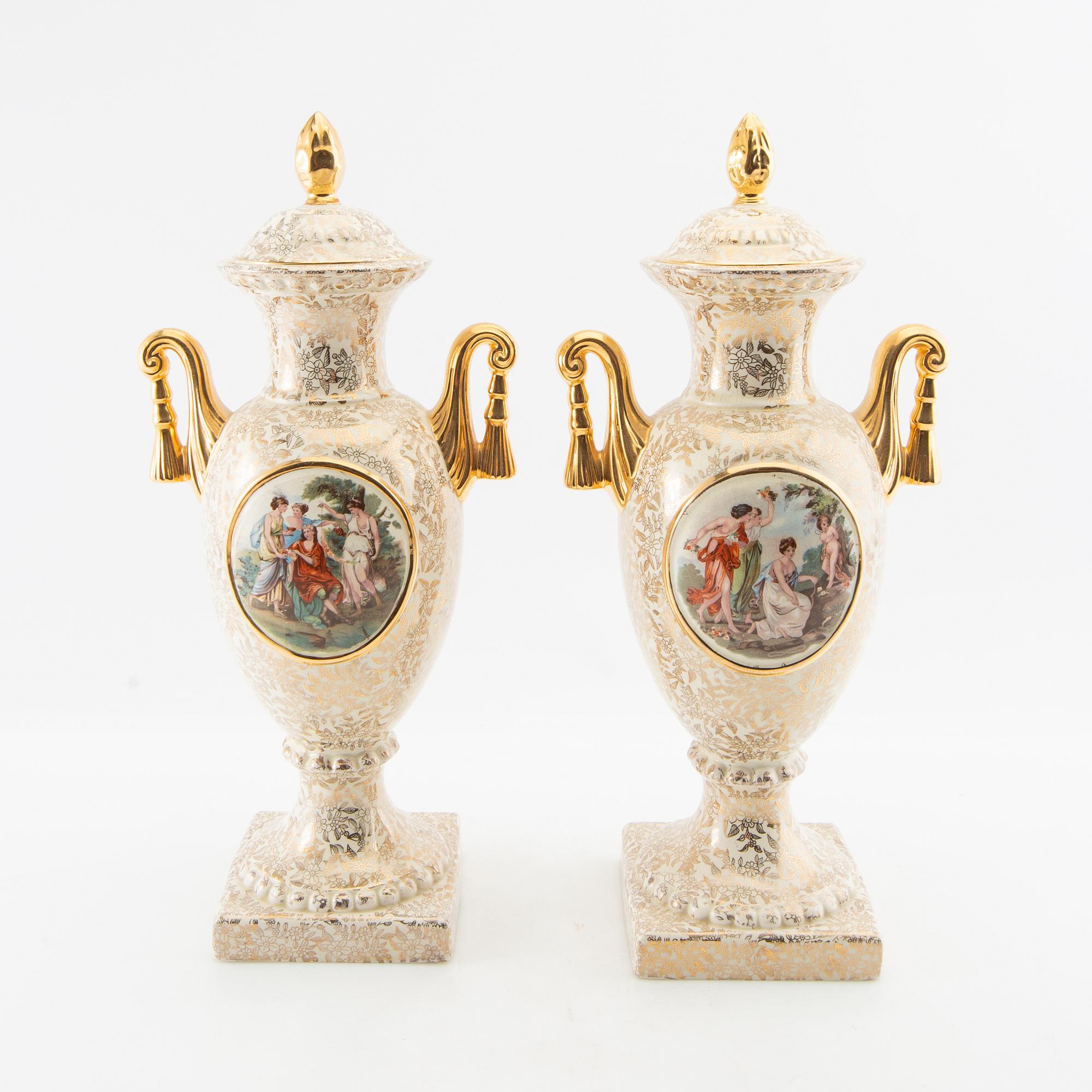 Uppsatsurnor 4 st England 1900-talets första hälft porslin.