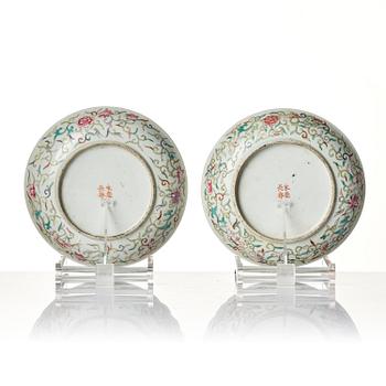 A pair of grisaille decorated turquoise ground 'dayazhai' dishes, Qing dynasty with Guangxu period, circa 1876.