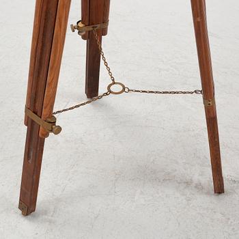 Teleskop med stativ, 1900-tal.