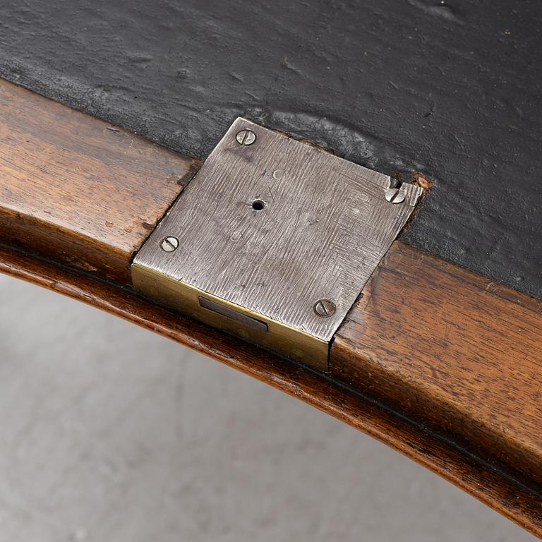 A writing desk, Louis XV, France, 18th Century.