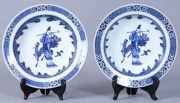 TALLRIKAR, ett par, porslin, Kina, 1700-tal.