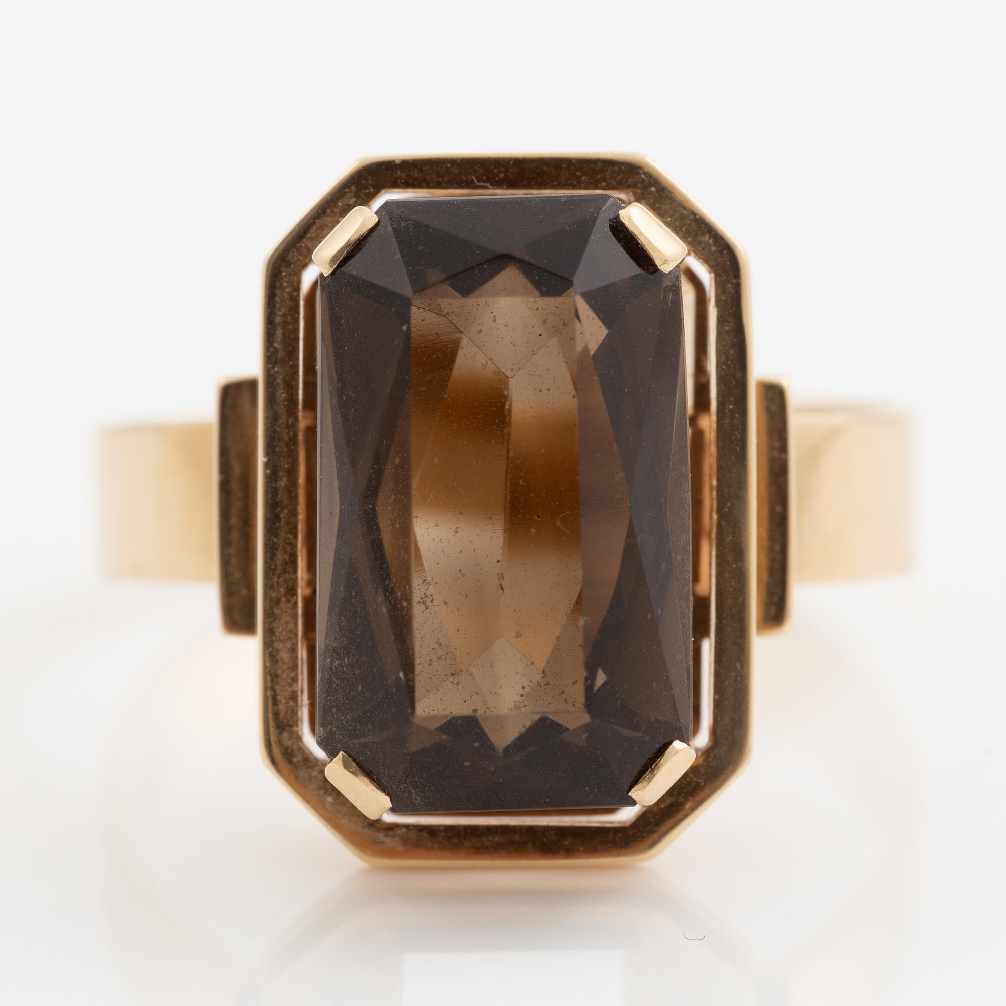 Ring, 14K gold, smoky quartz. Alppikulta Oy, Helsinki 1961.