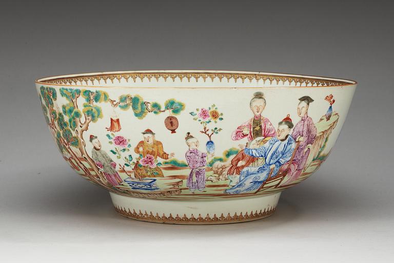 A large famille rose punch bowl, Qing dynasty, Qianlong (1736-95).