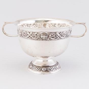 A footed silver bowl, mark of Edmond Johnson, E. Johnson Ltd, Dublin Ireland 1913.