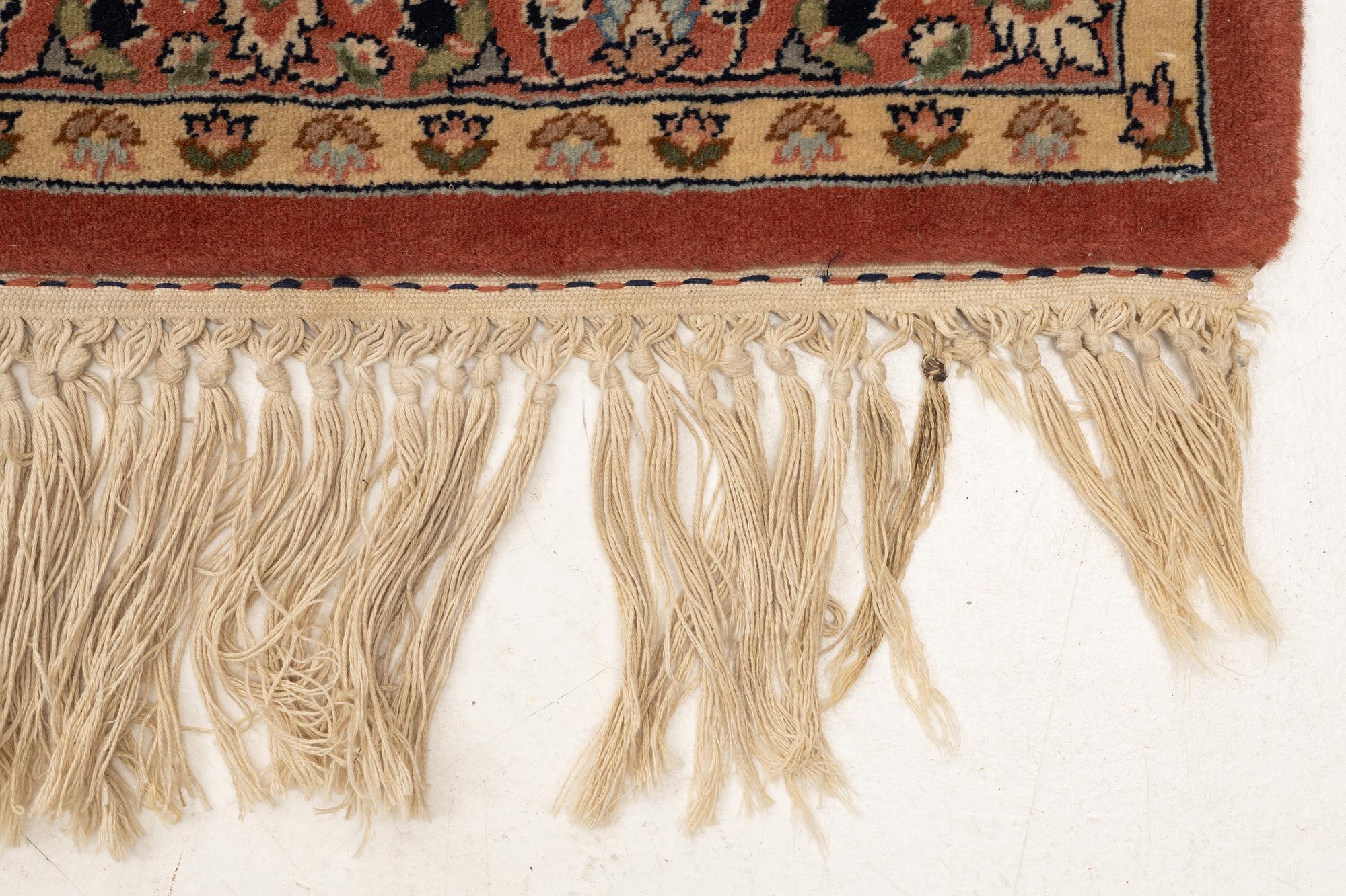 Matta, Kirman, ca 400 x 290 cm.