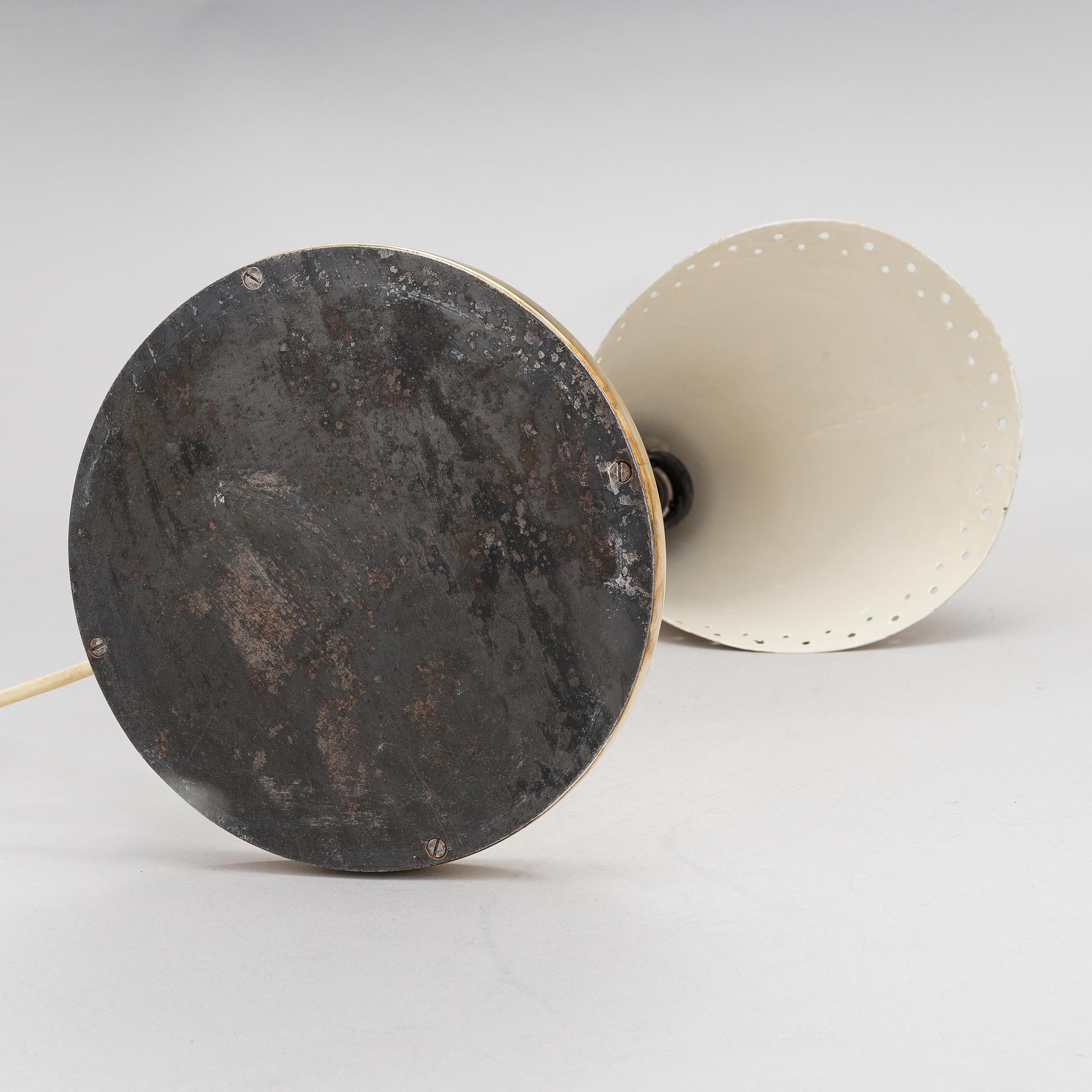 A mid-20th century table lamp.