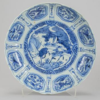 A blue and white kraak dish, Ming dynasty, Wanli (1572-1622).