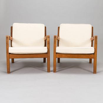 Carl Gustaf Hiort af Ornäs, a pair of mid-20th-century 'Rialto' open armchairs, Puunveisto Oy - Träsnideri Ab, Finland.