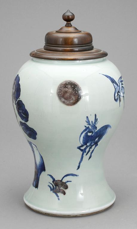 VAS, porslin, Kina, Qingdynastin, Kangxi (1662-1722).