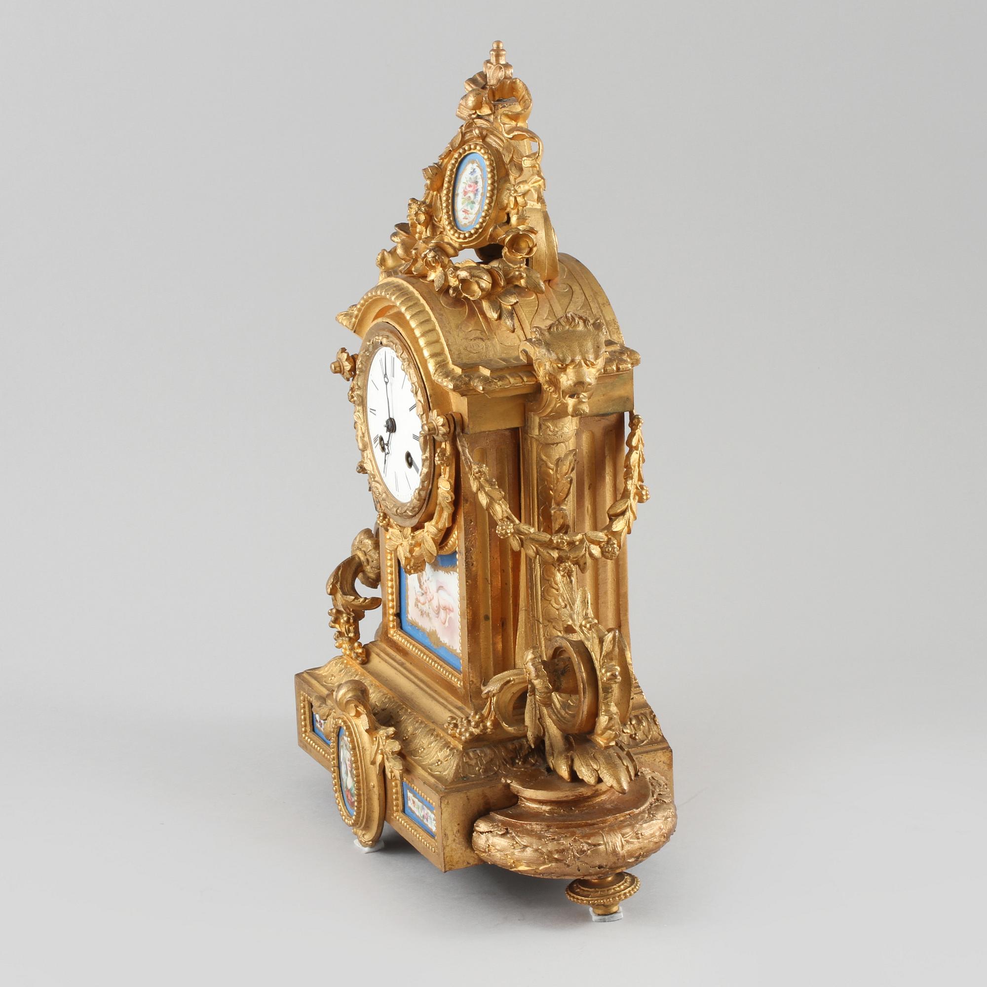 BORDSPENDYL, Louis XVI-stil, 1800-talets andra hälft.