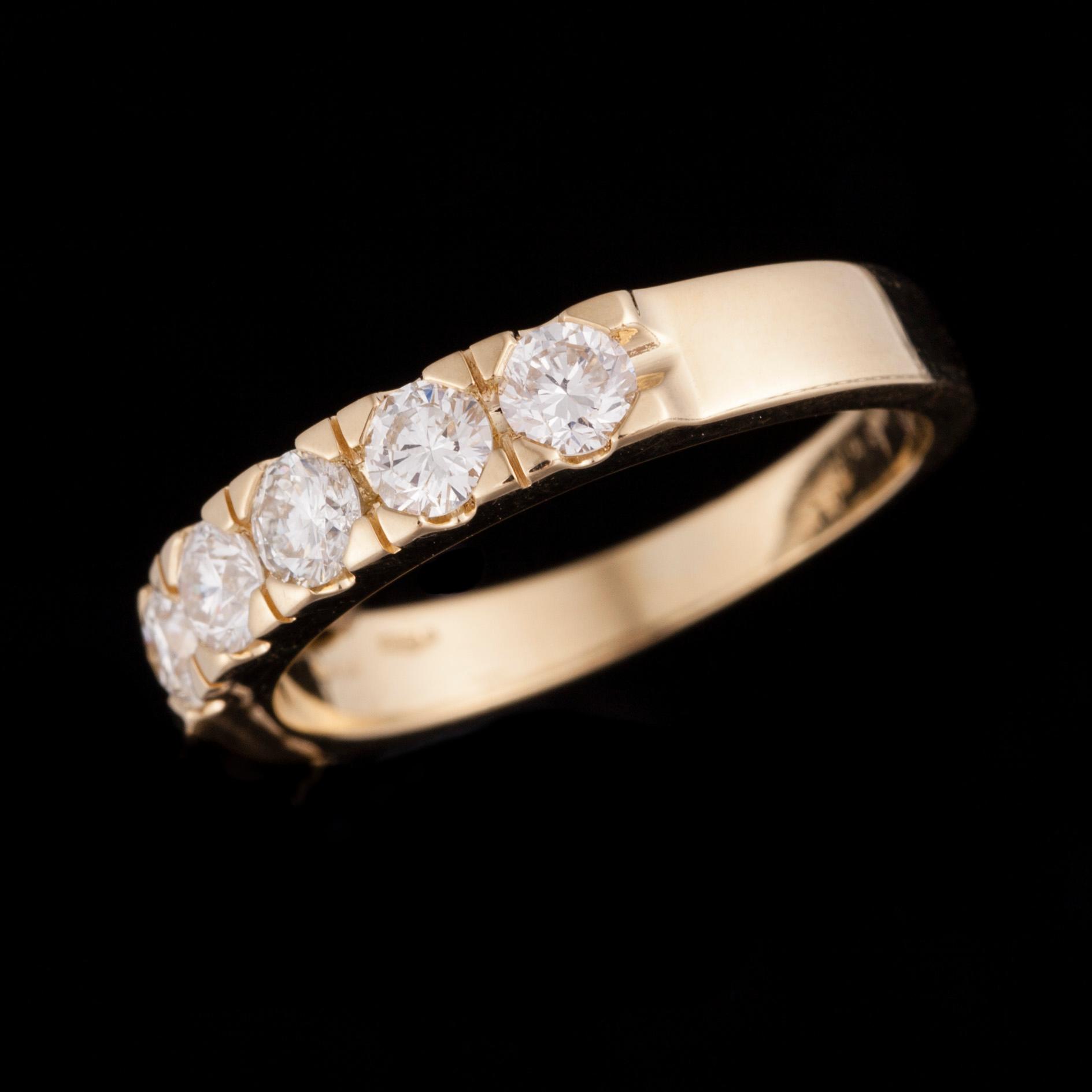 RING, 18k guld, diamanter. Vikt ca 4,1 g.