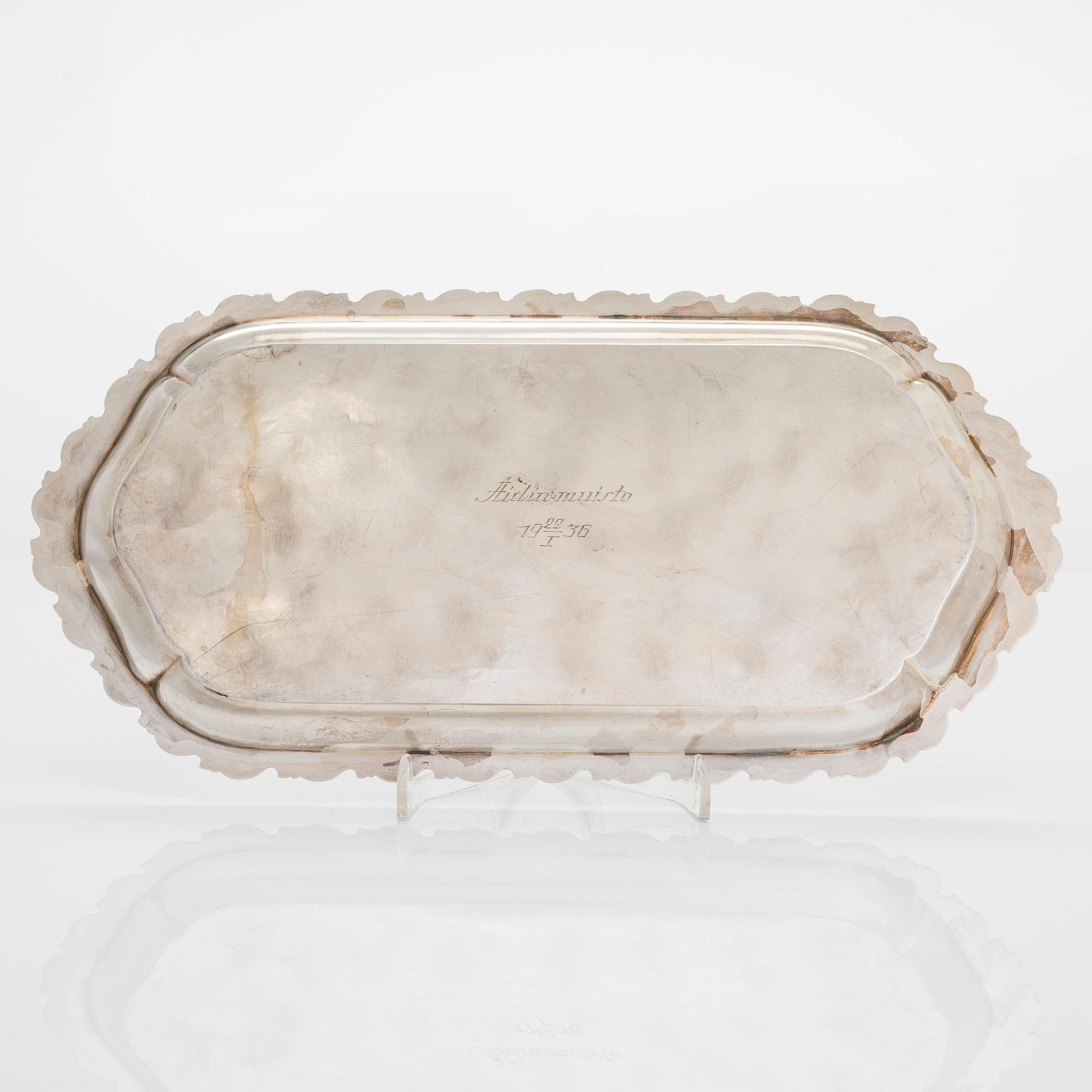 Kaffeservis, 5 delar, silver, Osuusliike Kultaseppä r.l., Åbo 1937, och T.J. Lahti, Viborg 1922.