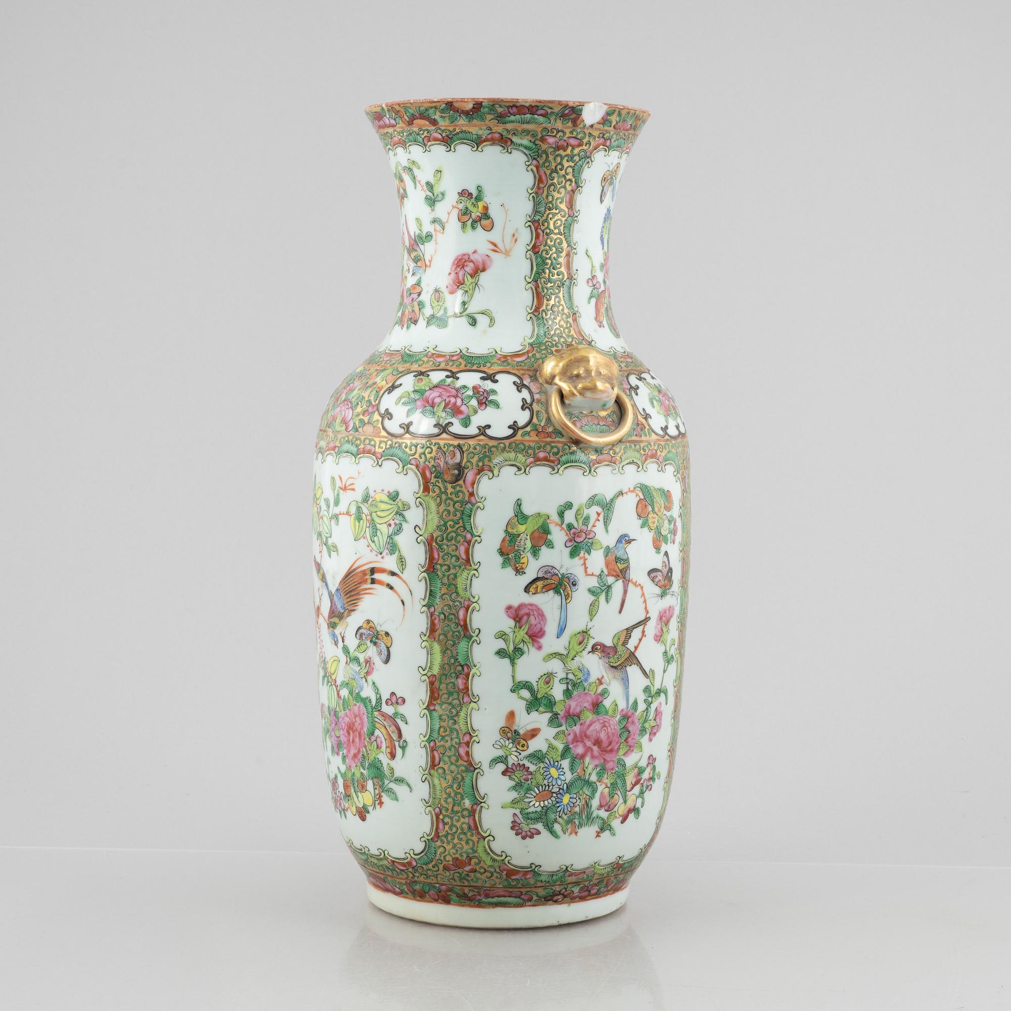 A porcelain vase, Canton, China, 19th century.