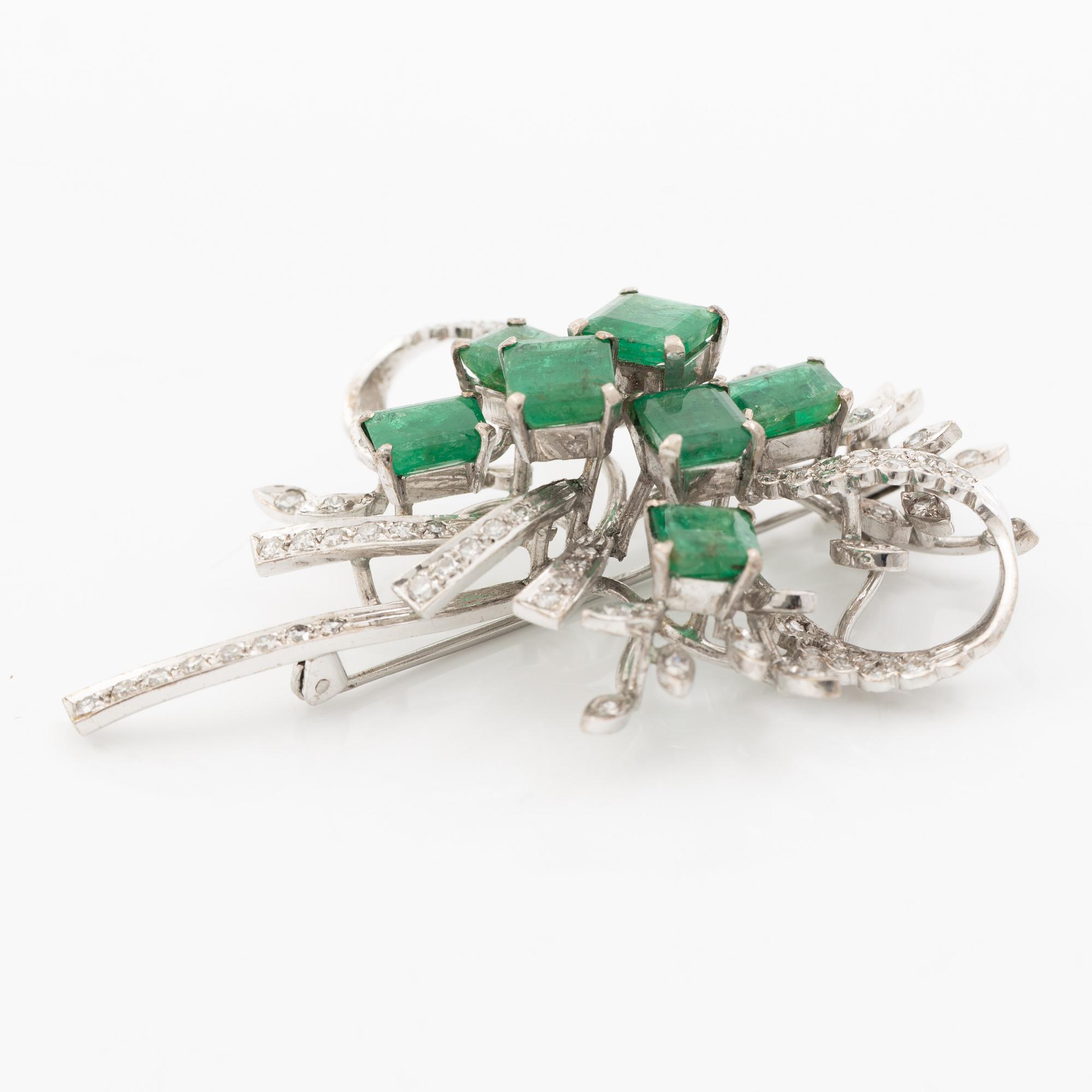 Brooch, 18K white gold with emeralds and octagonal-cut diamonds.