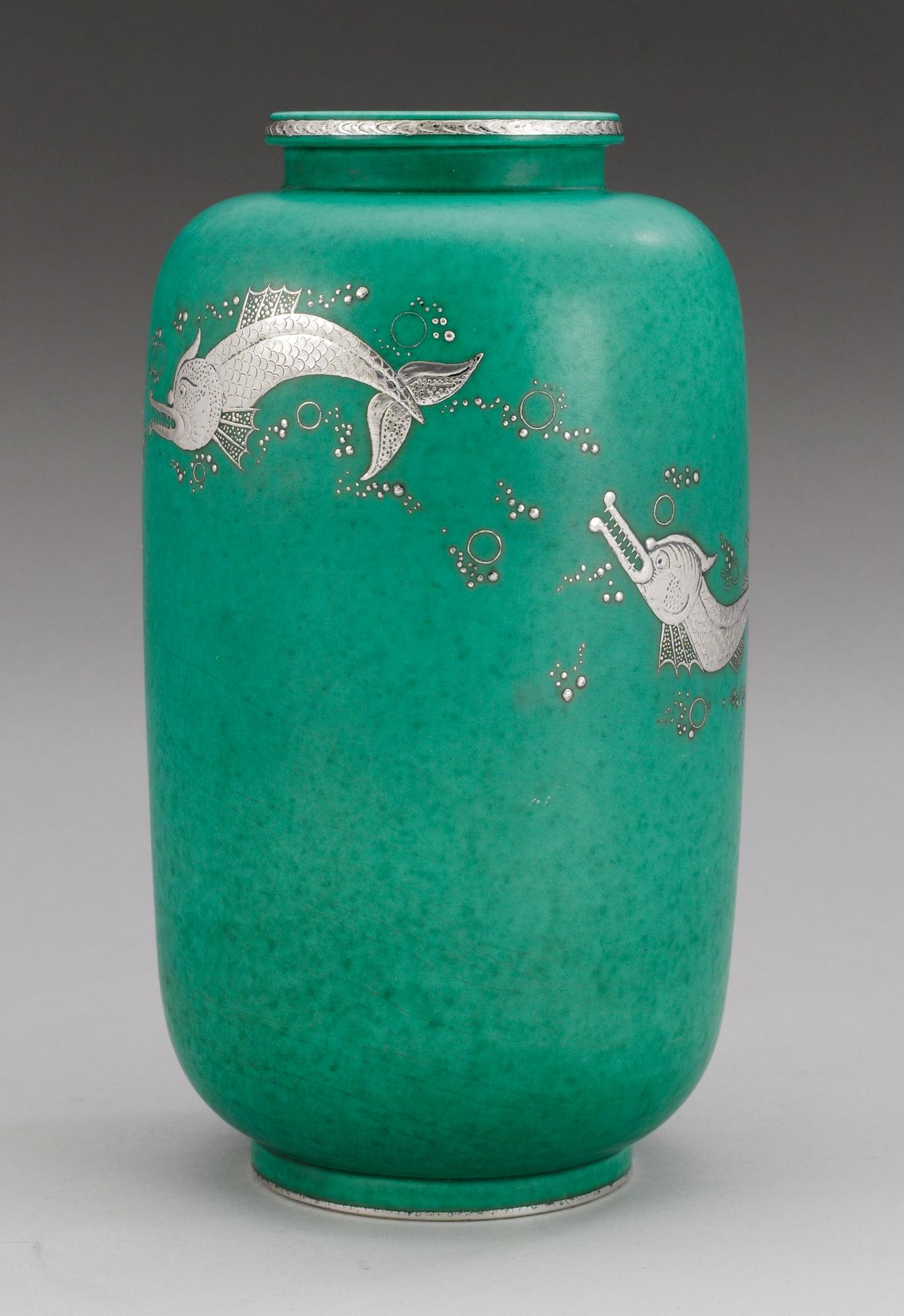 A Wilhelm Kåge 'Argenta' vase, Gustavsberg 1941.