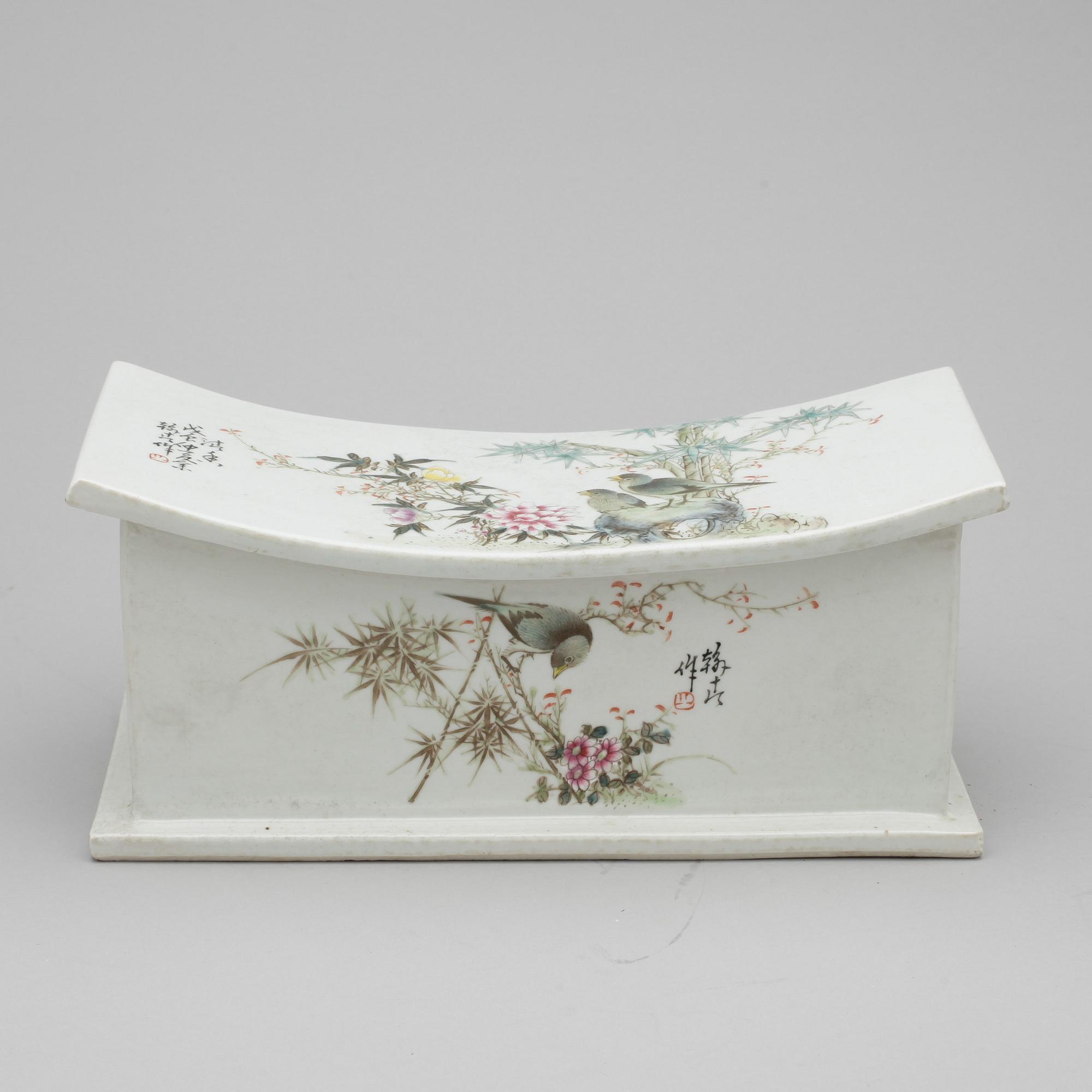 HANDKUDDE, porslin, troligen Republik, Kina, 1900-tal.