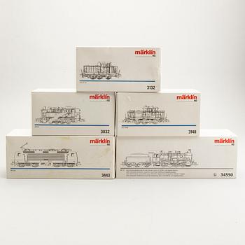 5 Märklin locomotives.
