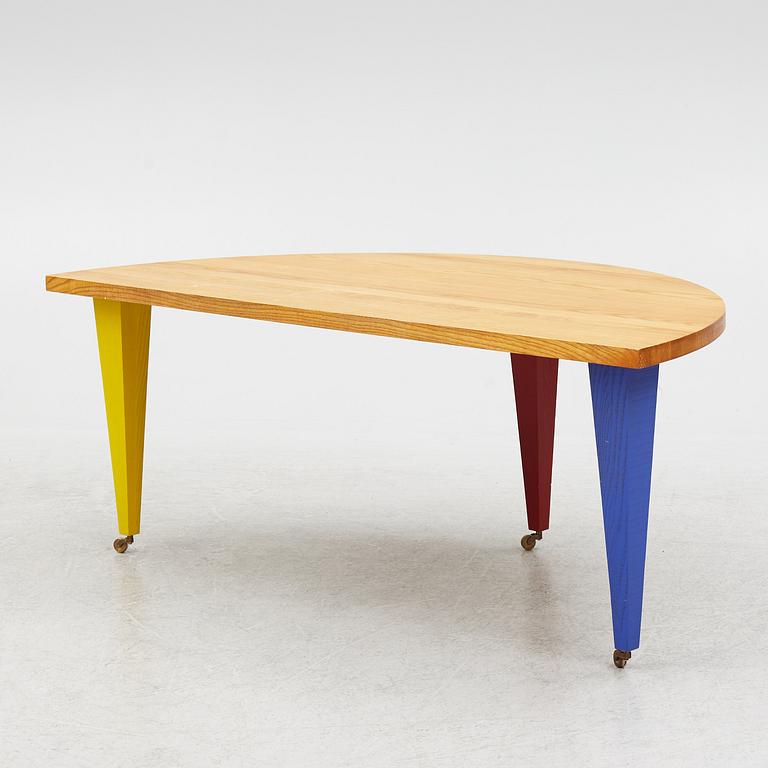 Jonas Bohlin, coffee table, from the "Obelisk" series, Källemo. The model was designed in 1991.