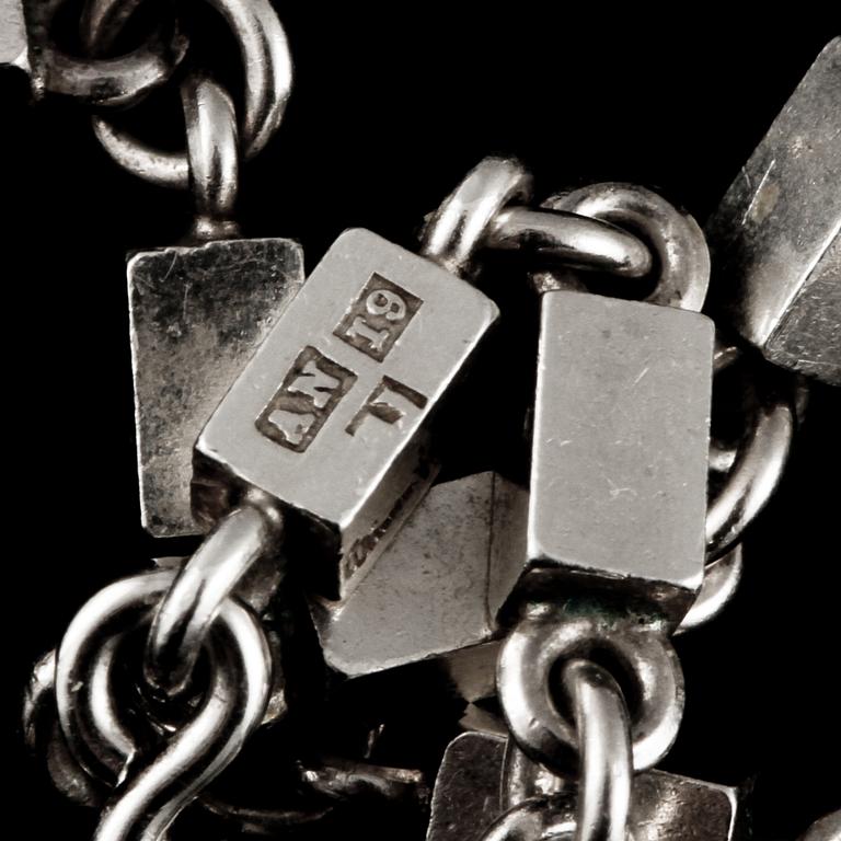 COLLIER, sterling silver, Wiwen Nilsson, Lund, 1959. Vikt 22 g.
