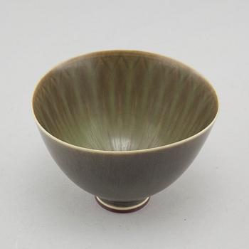 BERNDT FRIBERG, bowl, stoneware, signed with the Studiohand Y, Gustavsberg.