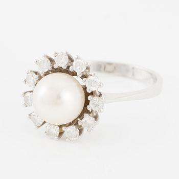 Ring, 18K white gold with a pearl and brilliant-cut diamonds.