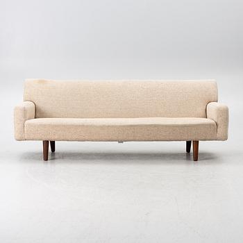 Hans J. Wegner, sofa, "AP-33", mid-20th century.