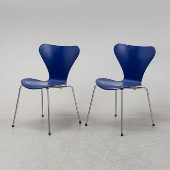 Arne Jacobsen, stolar, åtta stycken, modell "Sjuan" Fritz Hansen, Danmark, 1989.