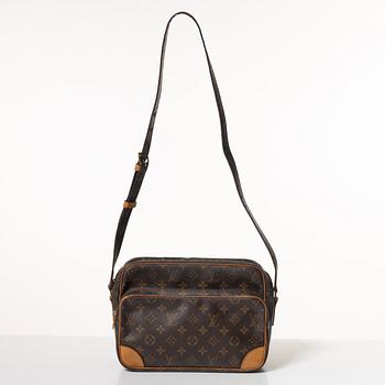Louis Vuitton, väska, "Nile 28".