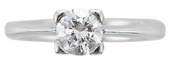 TIMANTTISORMUS, briljanttihiontainen timantti n. 0,85 ct ja pieniä timantteja n. 0,30 ct yhteensä.