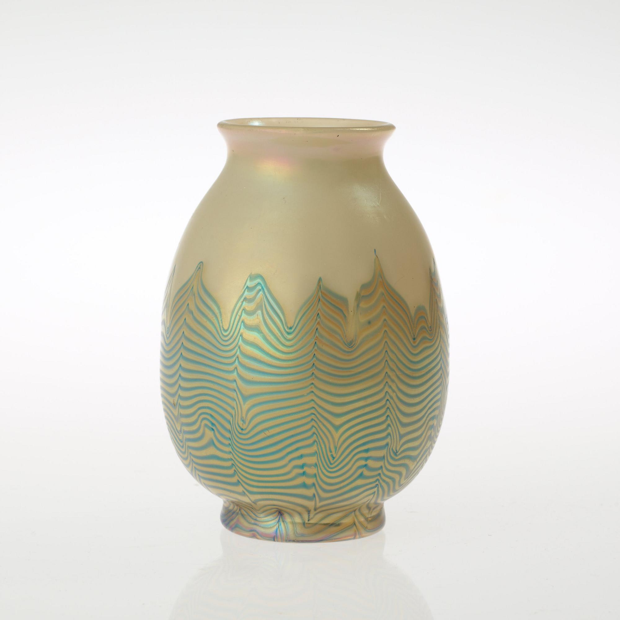An opalescent glass vase, Loetz, 1920's.