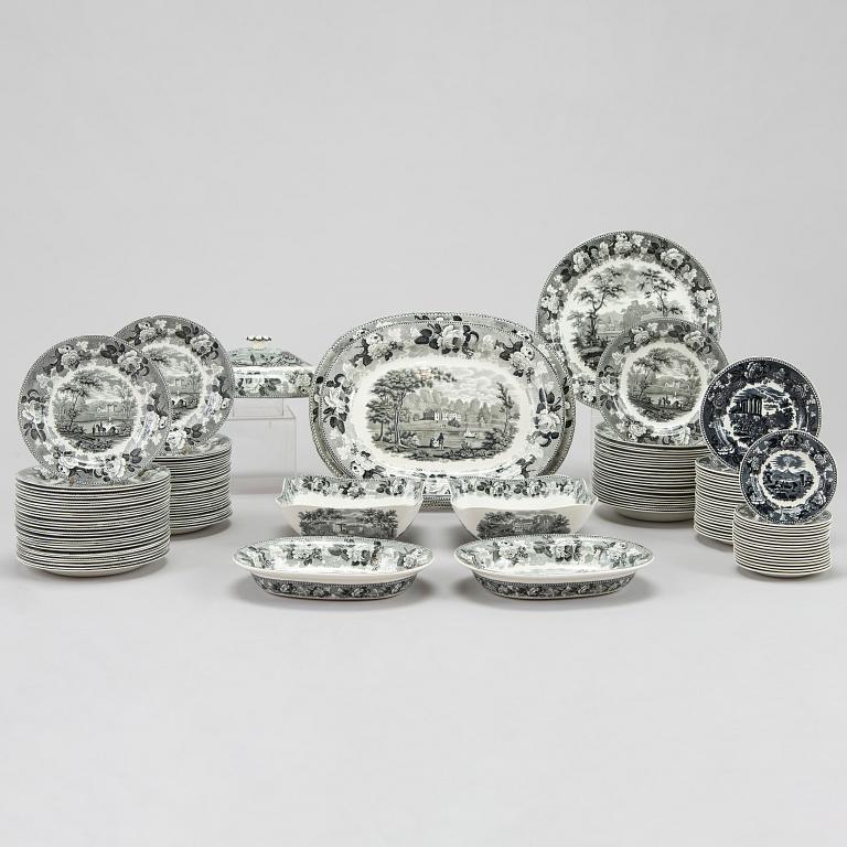 Wedgwood, astiasto, 134 osaa, "Landscape" fajanssi, Englanti 1800-luvun loppu.